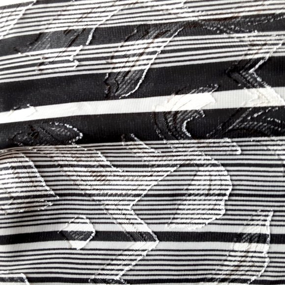 Roz & Ali Off The Shoulder Blouse - Picture 10 of 12